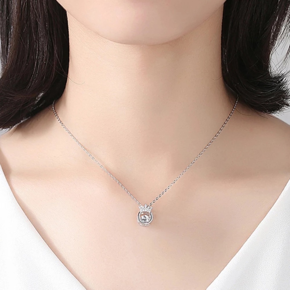 New “shaking diamond” in crown necklace - Picture 3 of 4